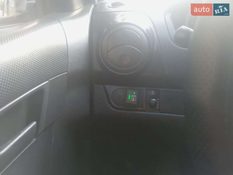 Седан Chevrolet Aveo 2011 в Кривом Роге