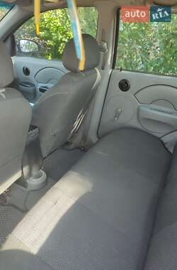 Седан Chevrolet Aveo 2004 в 