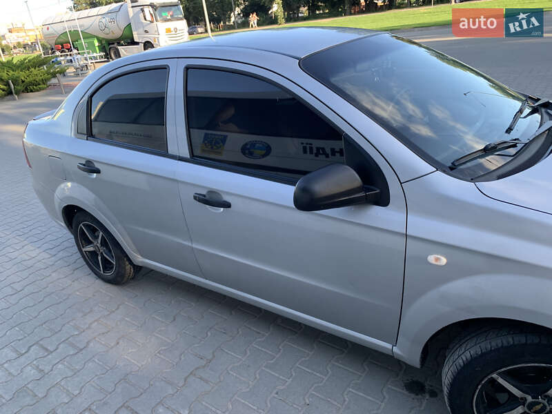 Седан Chevrolet Aveo 2006 в Житомире