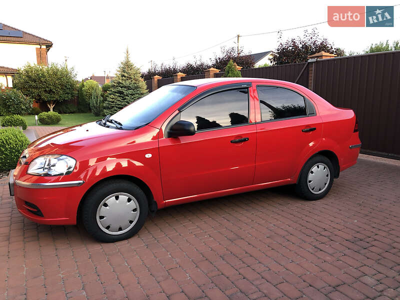 Седан Chevrolet Aveo 2008 в Киеве