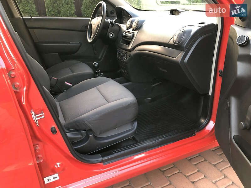 Седан Chevrolet Aveo 2008 в Киеве