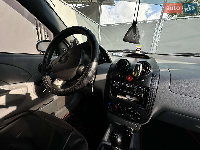 Седан Chevrolet Aveo 2004 в Коцюбинском