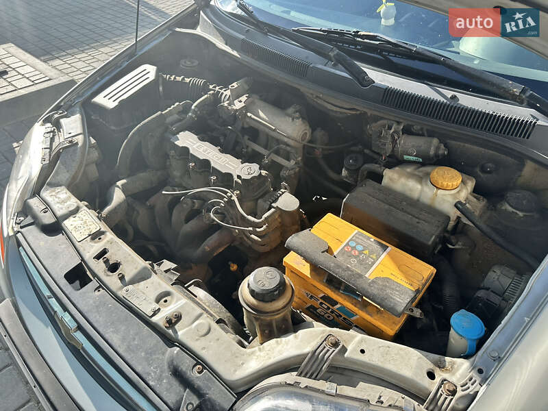 Седан Chevrolet Aveo 2004 в Коцюбинском