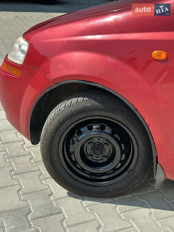 Седан Chevrolet Aveo 2004 в Ивано-Франковске