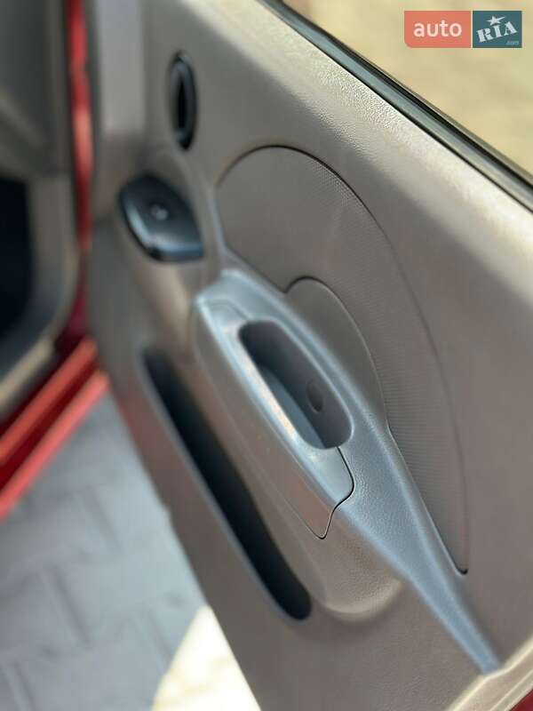 Седан Chevrolet Aveo 2004 в Ивано-Франковске
