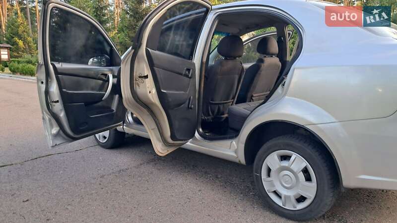 Седан Chevrolet Aveo 2008 в Вышгороде