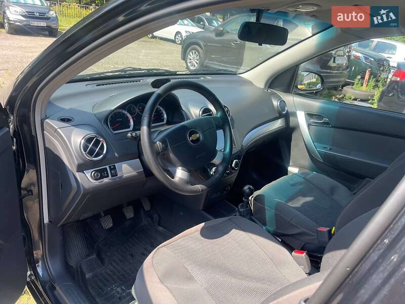 Хэтчбек Chevrolet Aveo 2011 в Киеве