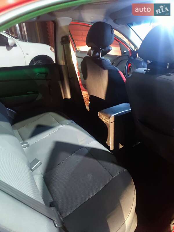 Седан Chevrolet Aveo 2009 в Львове