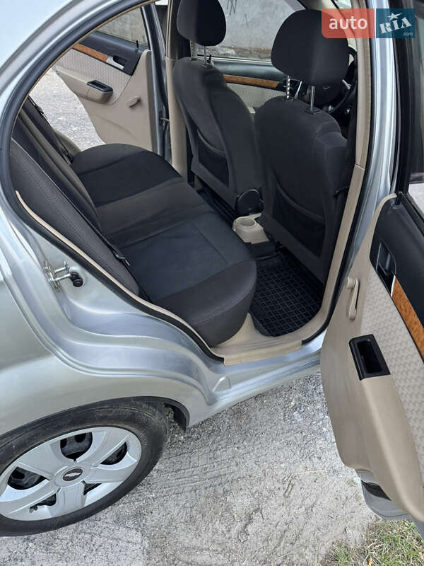 Седан Chevrolet Aveo 2008 в Тернополе