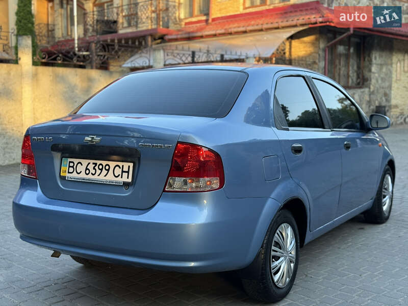 Седан Chevrolet Aveo 2004 в Львове