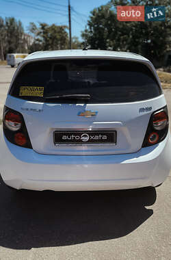 Хэтчбек Chevrolet Aveo 2011 в 