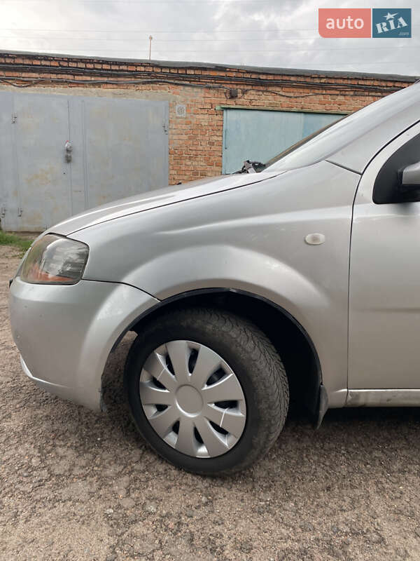 Седан Chevrolet Aveo 2005 в Чернигове