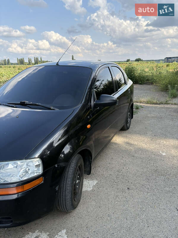 Седан Chevrolet Aveo 2005 в Голованевске