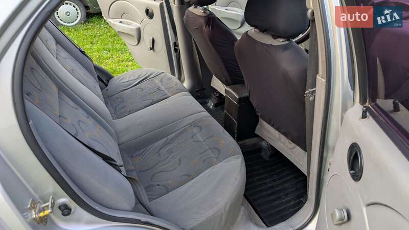 Седан Chevrolet Aveo 2005 в Шепетовке