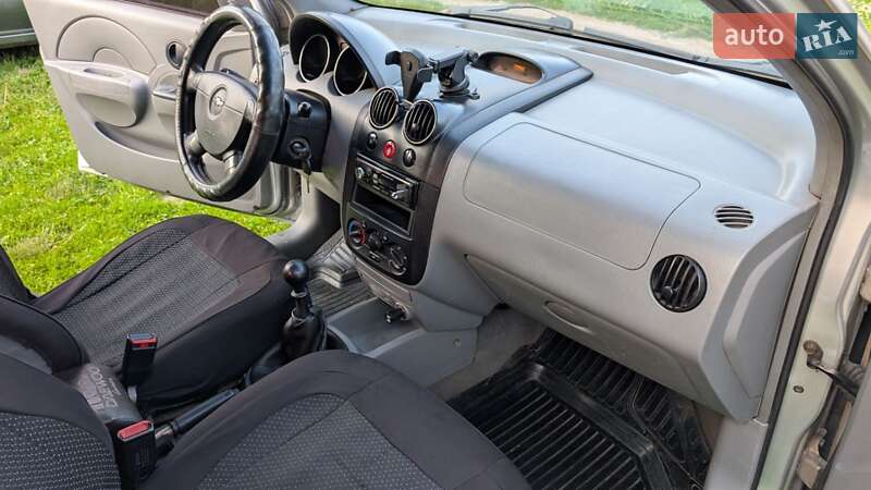 Седан Chevrolet Aveo 2005 в Шепетовке