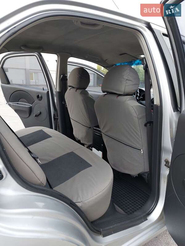 Седан Chevrolet Aveo 2005 в Запорожье