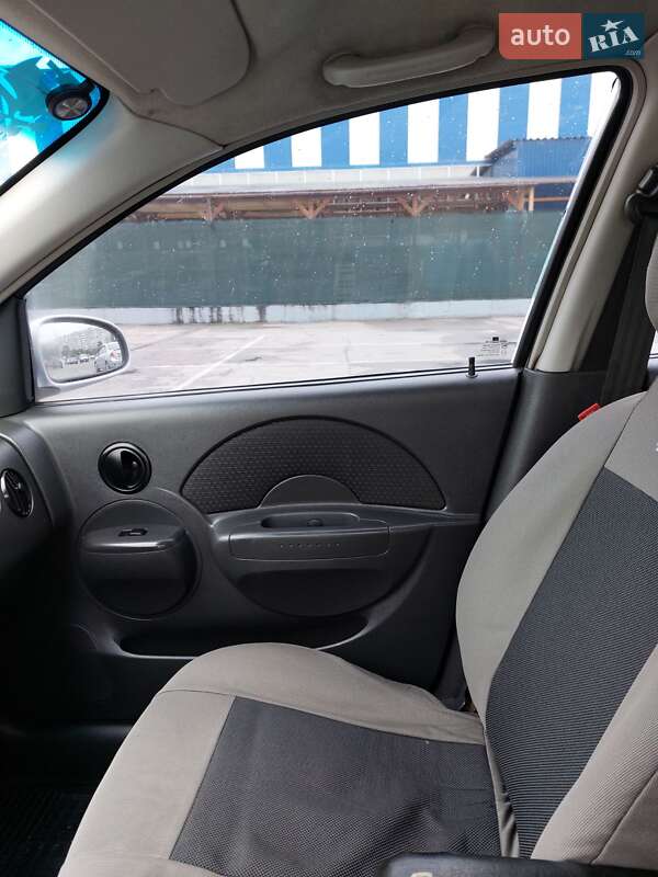 Седан Chevrolet Aveo 2005 в Запорожье
