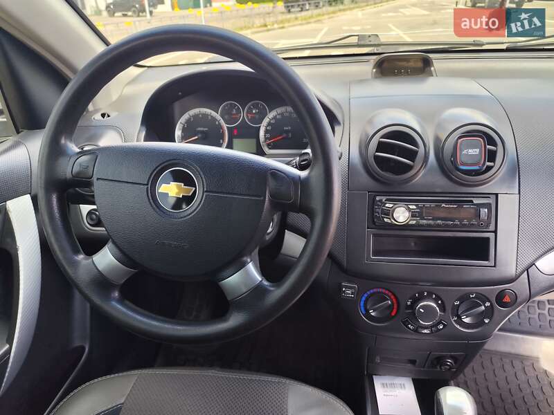 Седан Chevrolet Aveo 2010 в Києві