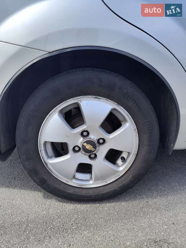 Седан Chevrolet Aveo 2010 в Києві