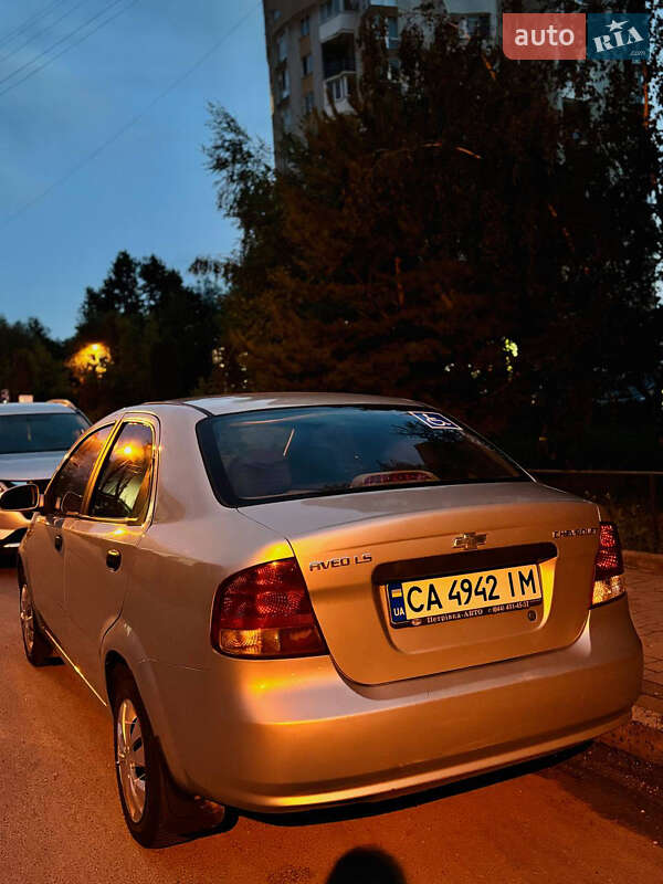 Седан Chevrolet Aveo 2005 в Умани