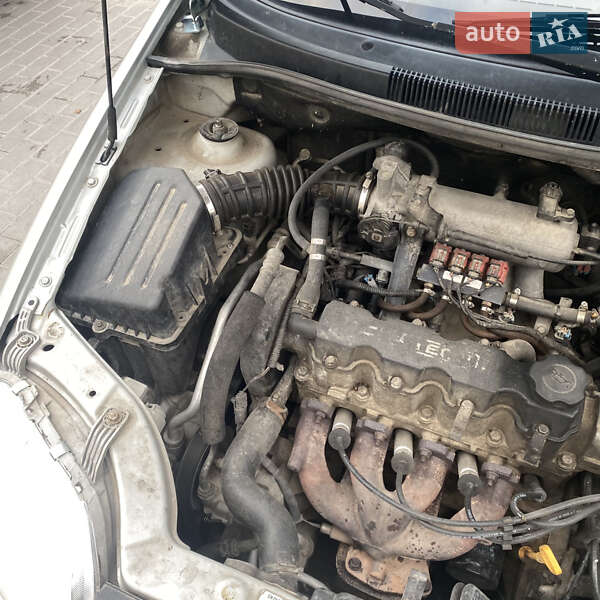 Седан Chevrolet Aveo 2005 в Умани