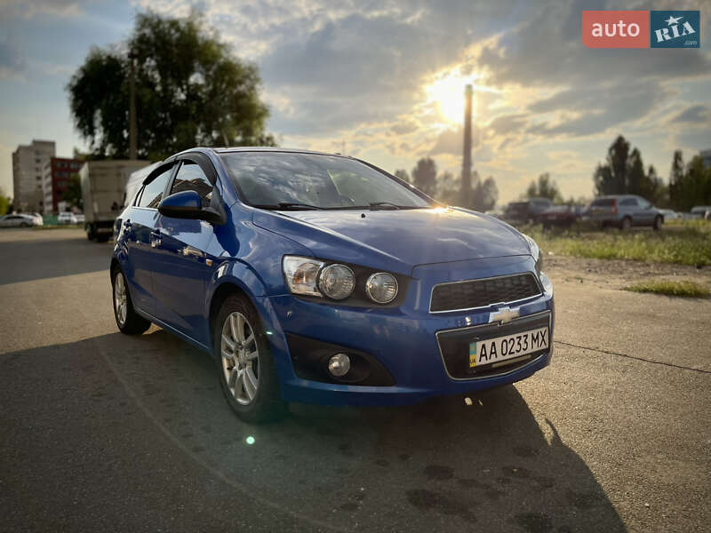 Седан Chevrolet Aveo 2012 в Киеве