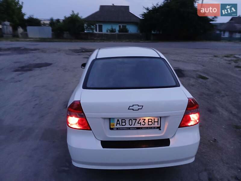 Седан Chevrolet Aveo 2009 в Черновцах