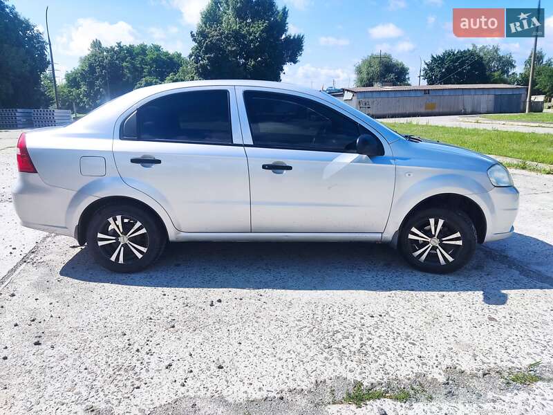 Седан Chevrolet Aveo 2008 в Нетішині