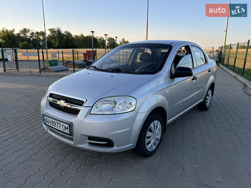 Седан Chevrolet Aveo 2008 в Києві