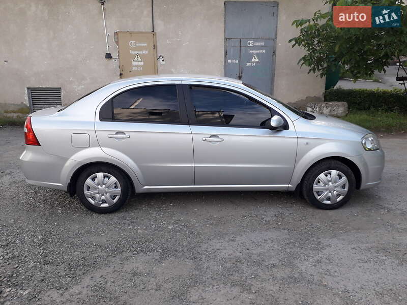 Седан Chevrolet Aveo 2008 в Ивано-Франковске