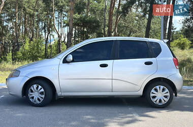 Хэтчбек Chevrolet Aveo 2006 в 