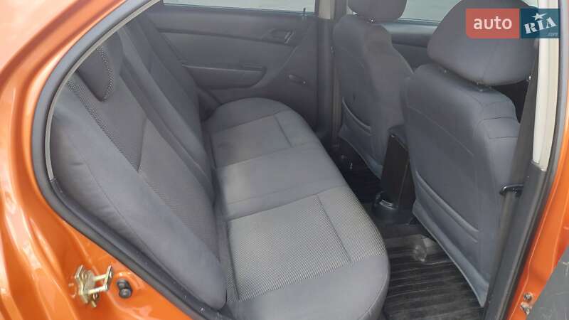 Седан Chevrolet Aveo 2006 в Первомайске