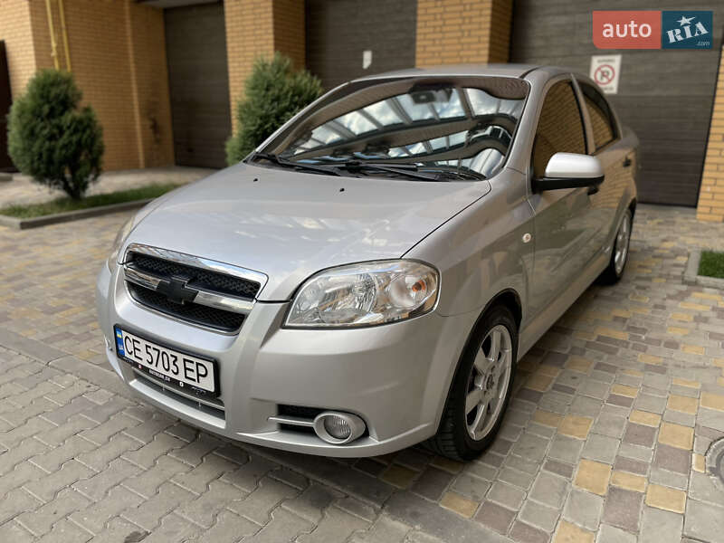 Седан Chevrolet Aveo 2008 в Чернівцях