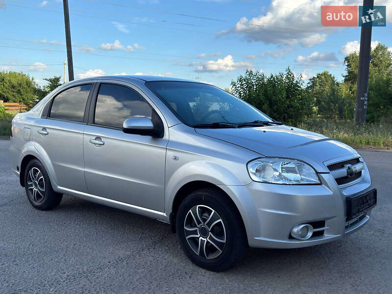 Седан Chevrolet Aveo 2009 в Охтирці