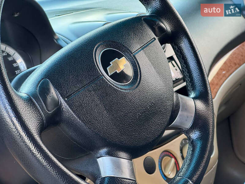 Седан Chevrolet Aveo 2009 в Охтирці