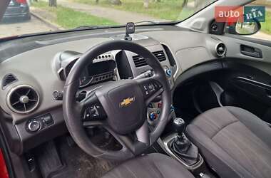 Хэтчбек Chevrolet Aveo 2011 в 