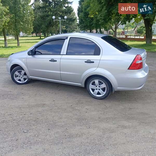 Седан Chevrolet Aveo 2006 в Путивле