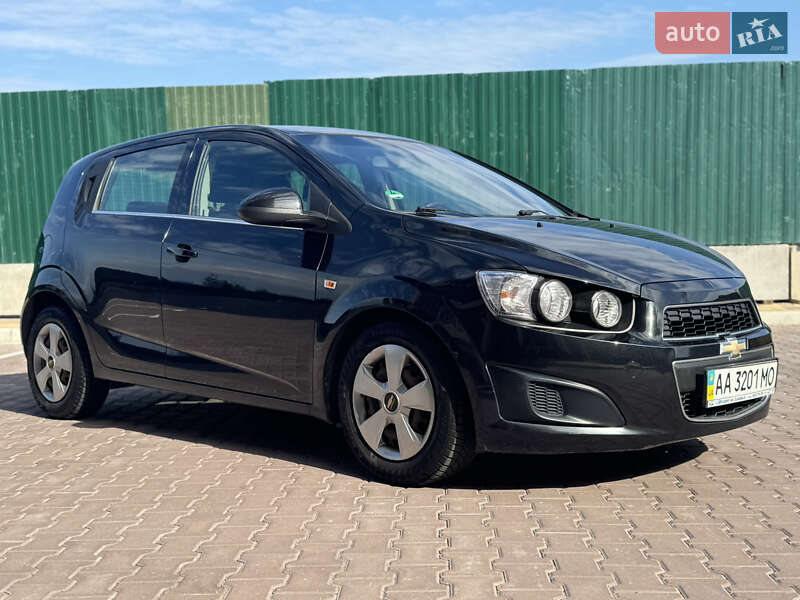 Хетчбек Chevrolet Aveo 2012 в Києві