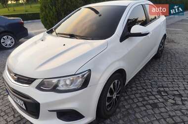 Седан Chevrolet Aveo 2017 в Дніпрі