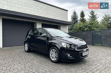 Хетчбек Chevrolet Aveo 2014 в Києві