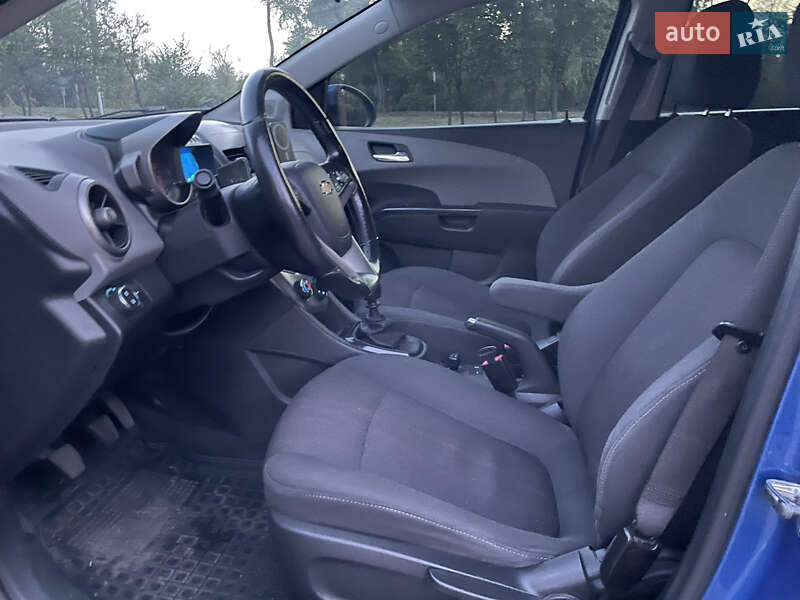Седан Chevrolet Aveo 2011 в Херсоне