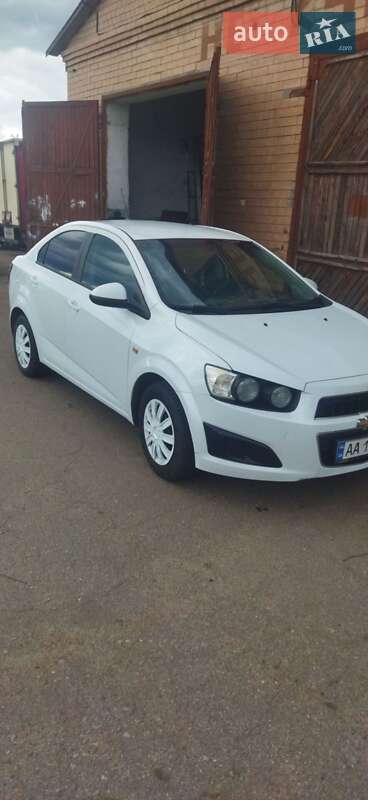Седан Chevrolet Aveo 2012 в Золотоноше