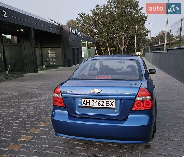 Седан Chevrolet Aveo 2010 в Житомире
