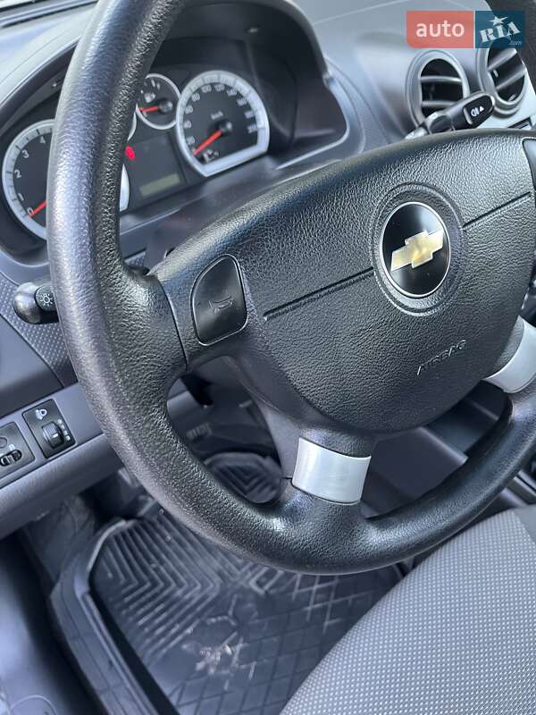 Седан Chevrolet Aveo 2011 в Лозовій