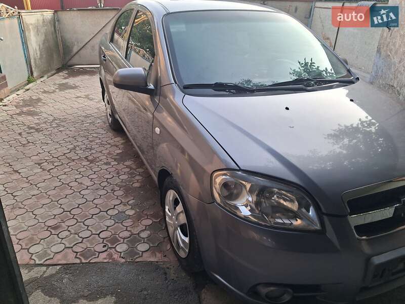 Седан Chevrolet Aveo 2011 в Черновцах