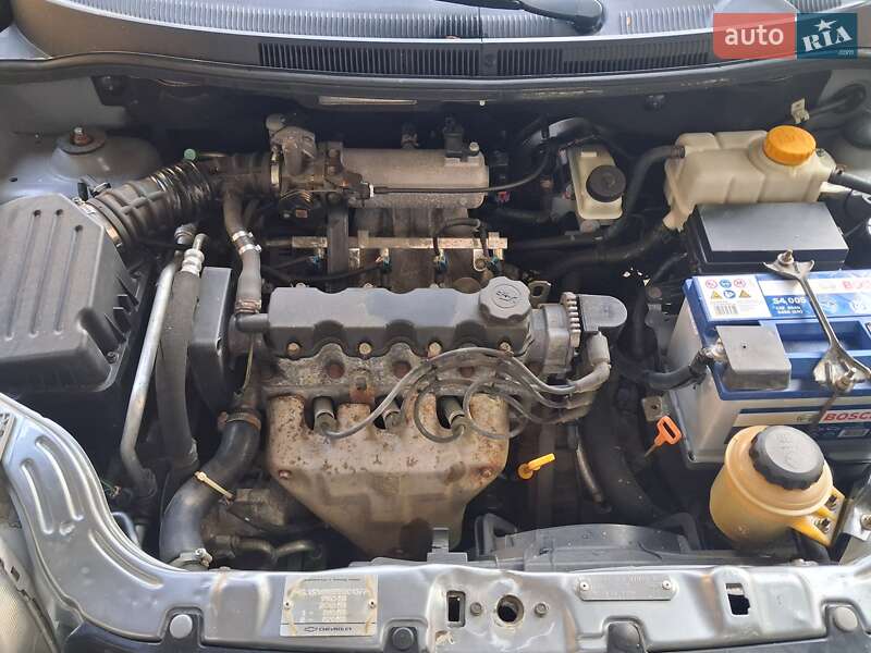Седан Chevrolet Aveo 2011 в Черновцах
