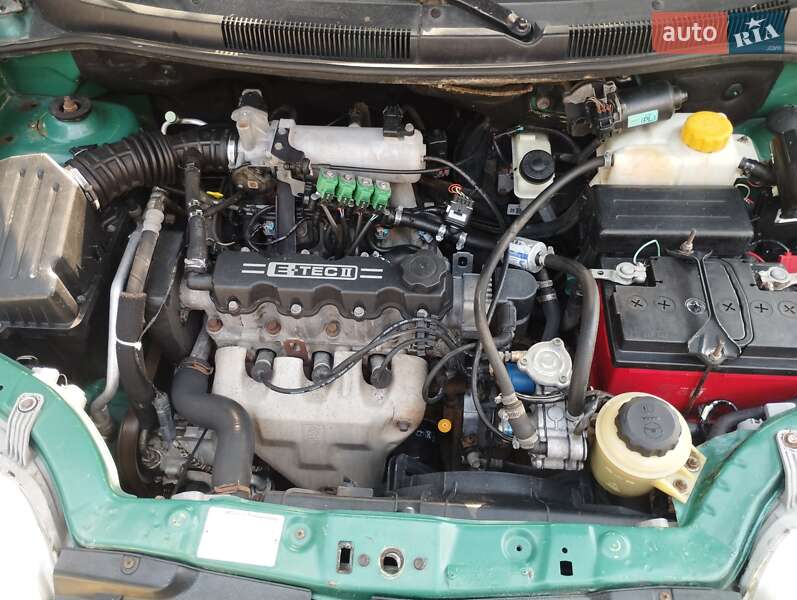 Седан Chevrolet Aveo 2005 в Днепре