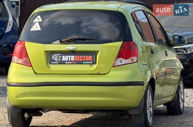 Хэтчбек Chevrolet Aveo 2005 в 