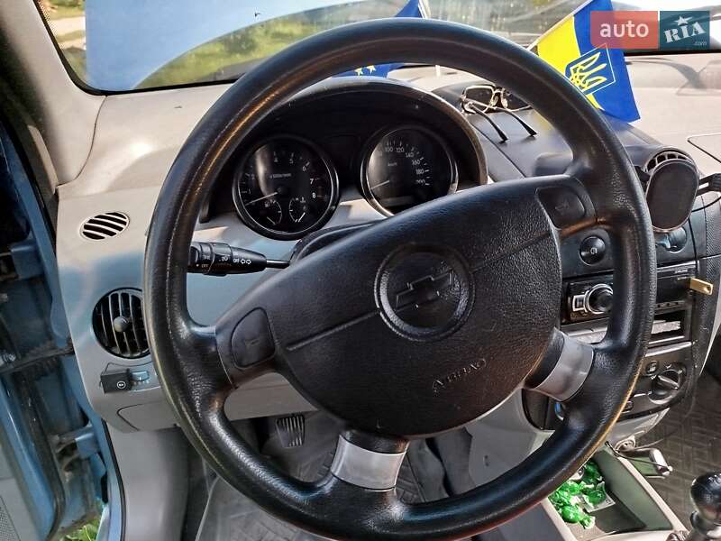 Седан Chevrolet Aveo 2005 в Андрушівці