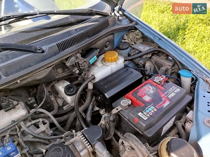 Седан Chevrolet Aveo 2005 в Андрушівці